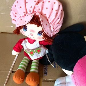 Scented Strawberry shortcake —- Plush stuffed toy